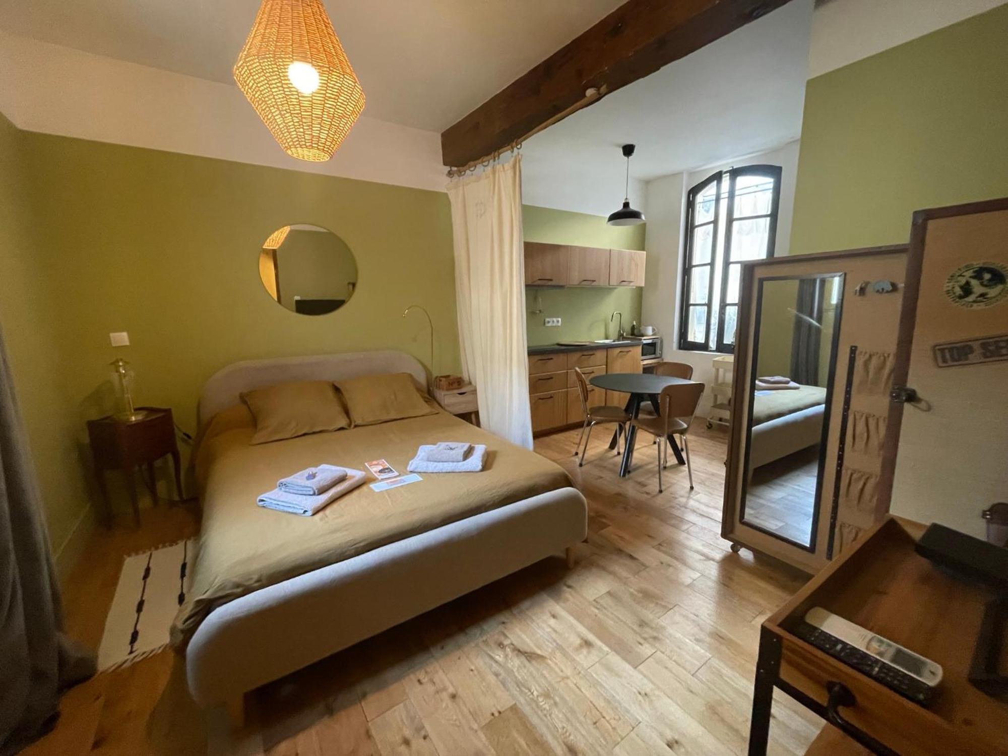 Studio De Charme A La Roquette Arles Ngoại thất bức ảnh
